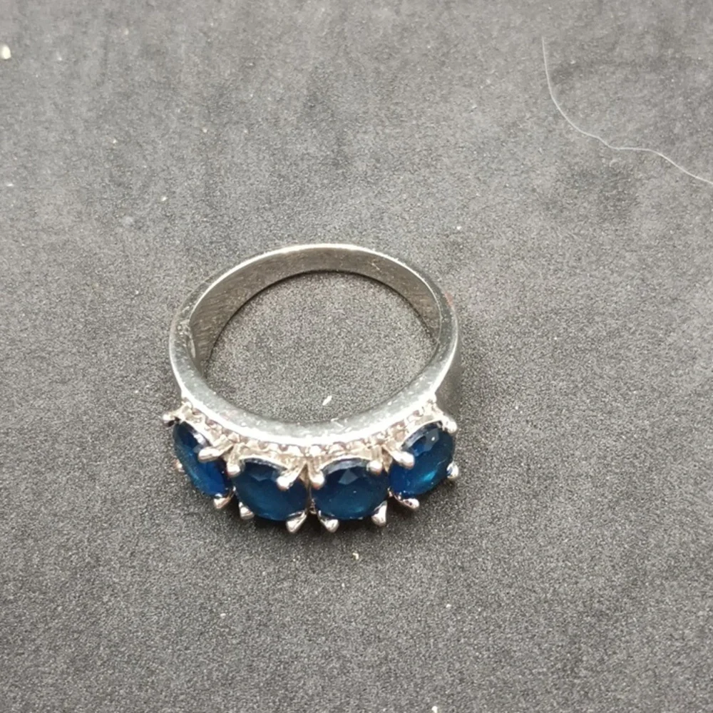 Size 9 Blue Gemstone Women's Ring - Picture 3 of 3